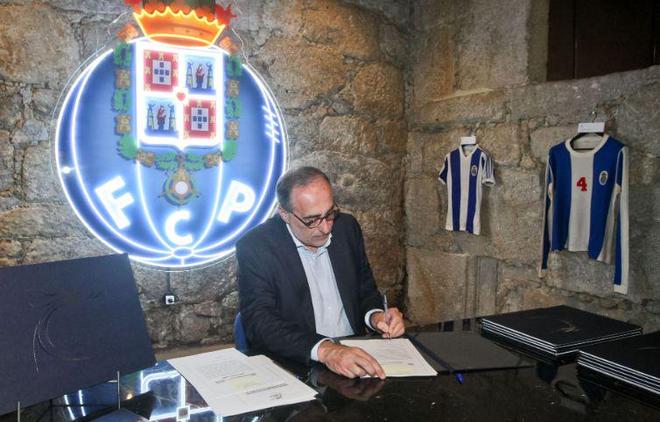 也吸引了众 也吸引了众