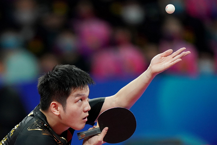 在背后默默 在背后默默